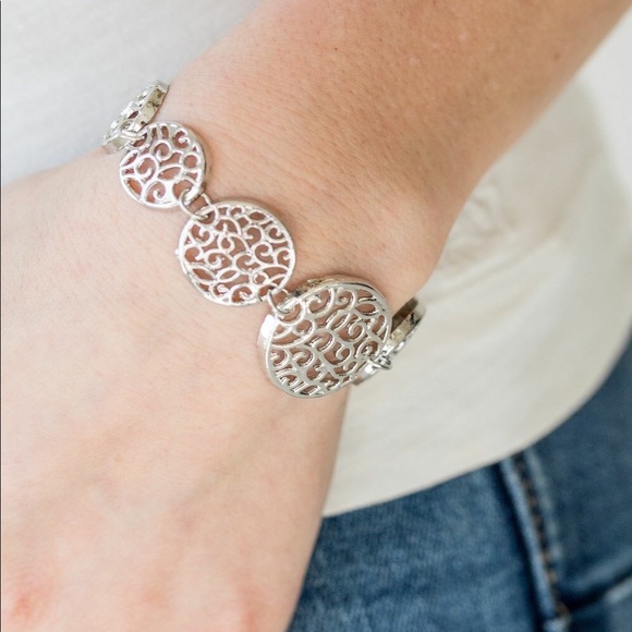 paparazzi Jewelry - 🌻NEW! Filigree Circles Bracelet!